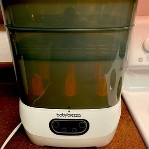Baby Brezza bottle sterilizer and dryer